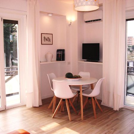 קליארי Bright Apartment מראה חיצוני תמונה