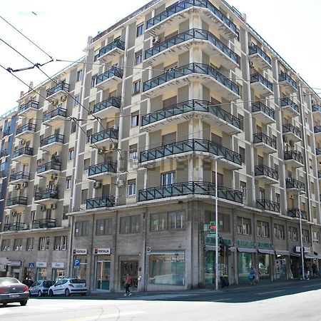 קליארי Bright Apartment מראה חיצוני תמונה